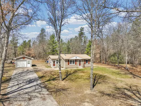 11240 Indiandale Dr, Roscommon, MI 48653