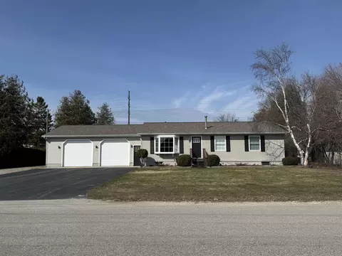 360 N 1st St, St. Ignace, MI 49781