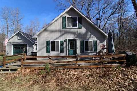 305 Autumn Ln, Roscommon, MI 48653