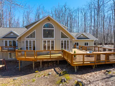 6583 Nightingale Dr, Gaylord, MI 49735