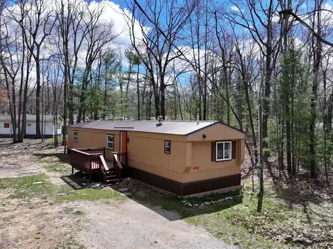 6091 Kellogg Dr, Gaylord, MI 49735