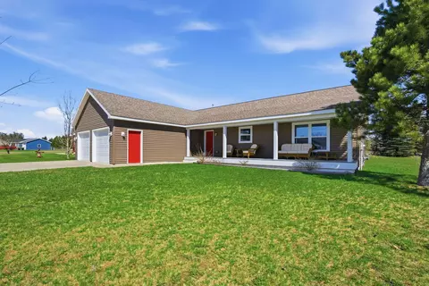 928 Krystal Meadow Ln, Gaylord, MI 49735