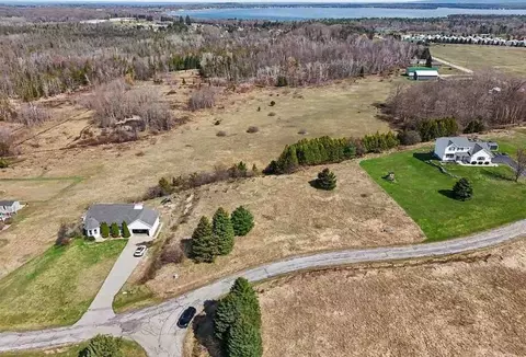 4 Clover Hill Lane, Charlevoix, MI 49720