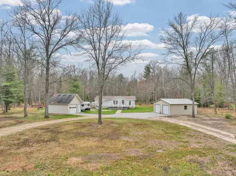 3440 Old Pine Trl, Prudenville, MI 48651