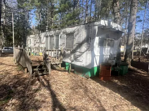 2832 N White Pine Dr, Grayling, MI 49738
