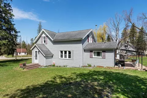 6419 River St, Alanson, MI 49706