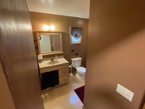 Bath - 139 Heritage Way, Roscommon, MI 48653 photo 2 of 2