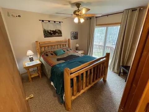 Bedroom - 139 Heritage Way, Roscommon, MI 48653 photo 2 of 2