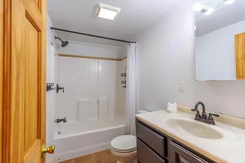 Bath - 5538 Powers Rd, Alanson, MI 49706 photo 2 of 3