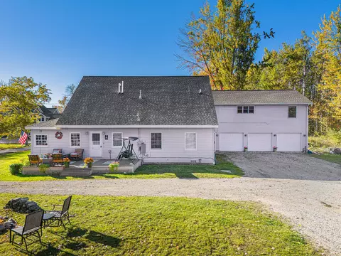 50 W Parkway Dr, Cheboygan, MI 49721