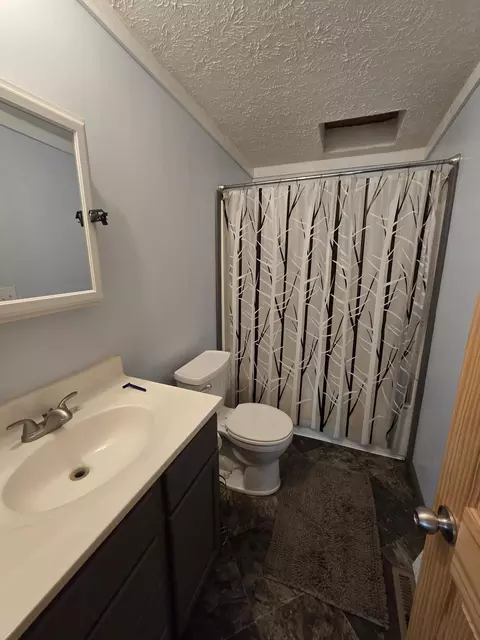 Bath - 1540 Winding Trl, Fairview, MI 48621 photo 3 of 3