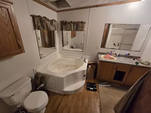 Bath - 1540 Winding Trl, Fairview, MI 48621 photo 1 of 3