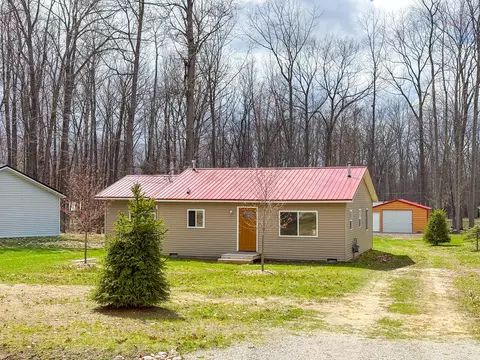 408 Kirkshire Ave, Roscommon, MI 48653