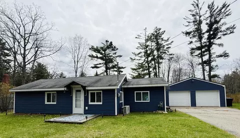 222 Tamarac Dr, Prudenville, MI 48651