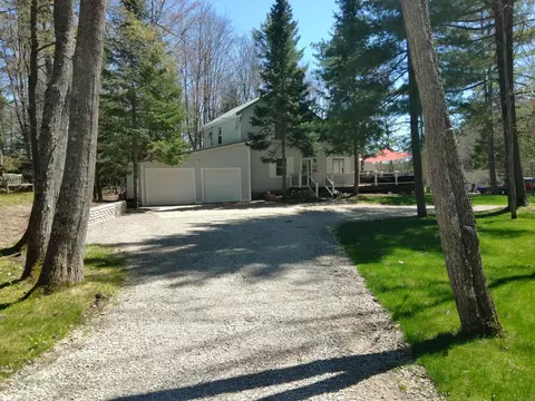 2276 Birchcrest Dr, Kalkaska, MI 49646