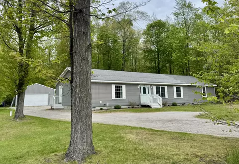 2156 E Mullett Lake Rd, Indian River, MI 49749