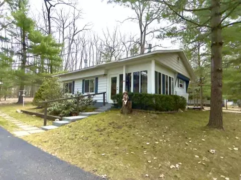 110 Vegas Ct, Prudenville, MI 48651