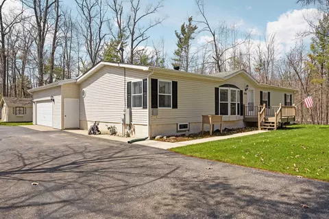 2224 Big Buck Dr, Lewiston, MI 49756