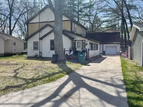 319 Beverly Dr, Prudenville, MI 48651