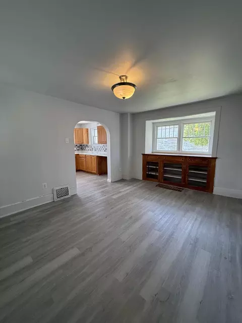 Living - 1470 E Spruce Rd, Spruce, MI 48762 photo 5 of 6