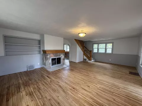 Living - 1470 E Spruce Rd, Spruce, MI 48762 photo 3 of 6