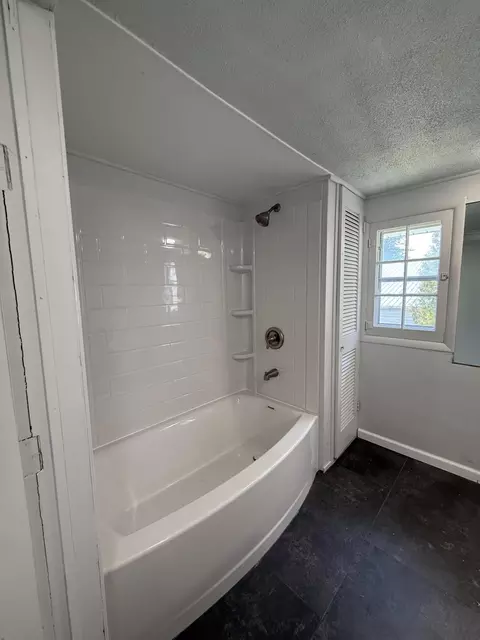 Bath - 1470 E Spruce Rd, Spruce, MI 48762 photo 2 of 3