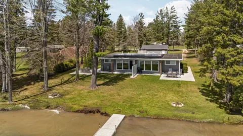 4447 Grant Dr, Lewiston, MI 49756
