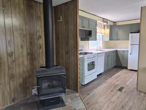 Kitchen - 11611 Sherwood Dr, Frederic, MI 49733 photo 1 of 6