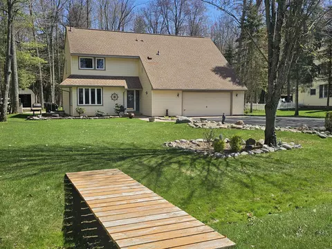 2215 Danish Landing Rd, Grayling, MI 49738