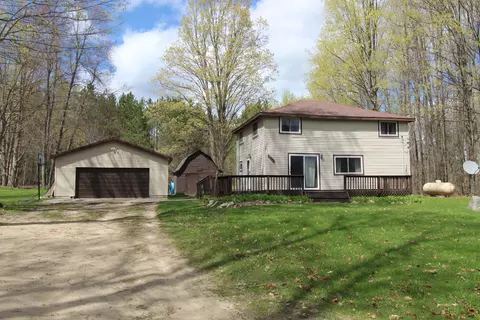 8390 W Beaver Rd, Grayling, MI 49738