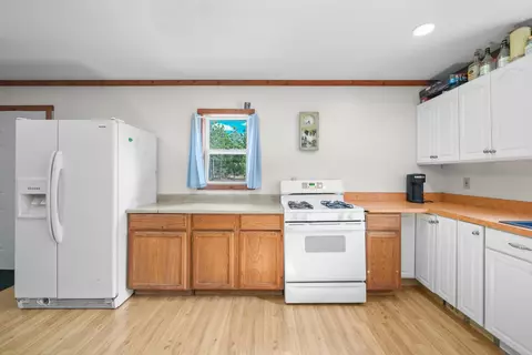 Kitchen - 390 Ember Trl, Grayling, MI 49738 photo 2 of 3