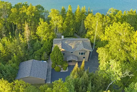 5561 Bay Shore Dr, Presque Isle, MI 49777