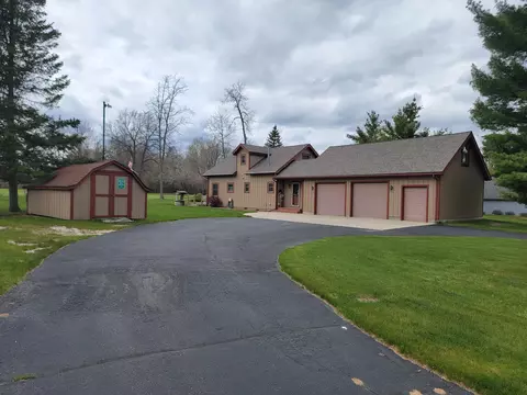 1071 Eagle Dr, Saint Helen, MI 48656