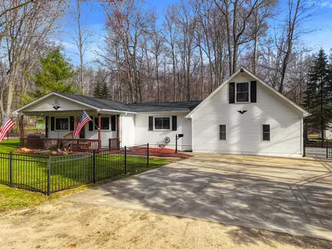 144 Canton St, Roscommon, MI 48653