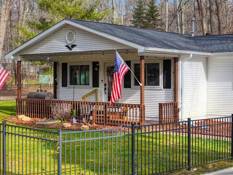Exterior - 144 Canton St, Roscommon, MI 48653 photo 6 of 8