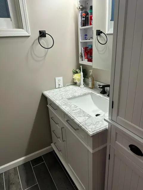 Bath - 144 Canton St, Roscommon, MI 48653 photo 4 of 5