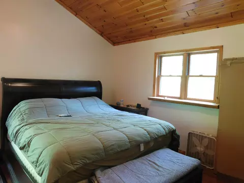 Bedroom - 11809 Bear Track Trl, Frederic, MI 49733 photo 4 of 8