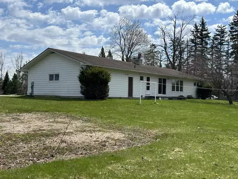 Exterior - 8887 Galbraith Rd, Cheboygan, MI 49721 photo 4 of 5
