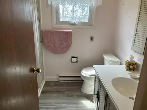 Bath - 8887 Galbraith Rd, Cheboygan, MI 49721 photo 2 of 3