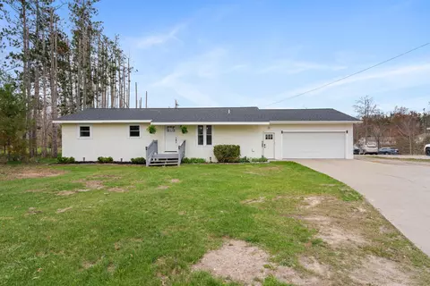 10 Mccoy Rd, Gaylord, MI 49735