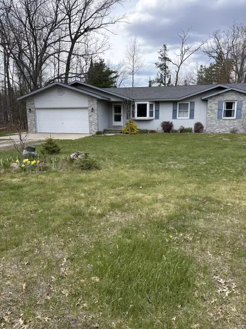 8697 Artesia Beach Rd, Saint Helen, MI 48656