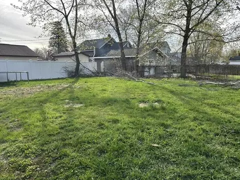 Exterior - 612 S 4th Ave, Alpena, MI 49707 photo 4 of 5