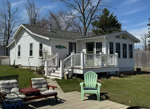 6398 Paradise Trl, Carp Lake, MI 49718