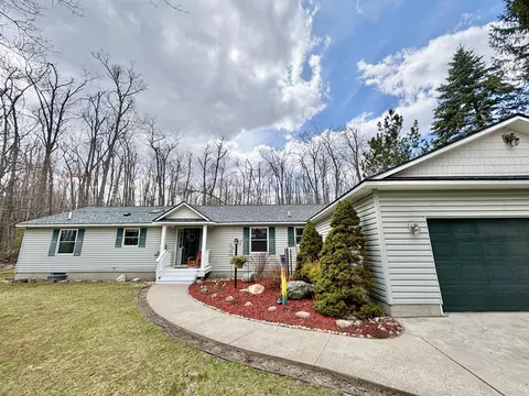 5817 Hillside Dr, Lewiston, MI 49756 photo 2