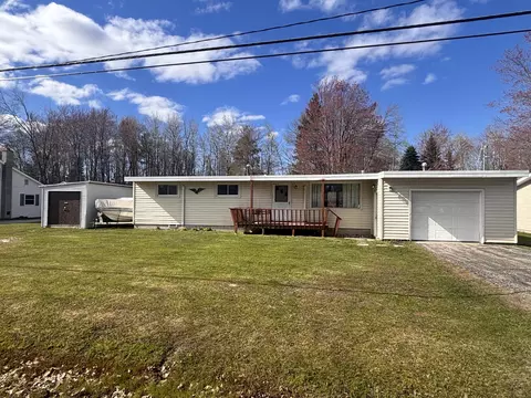1098 Wayne Rd, Alpena, MI 49707