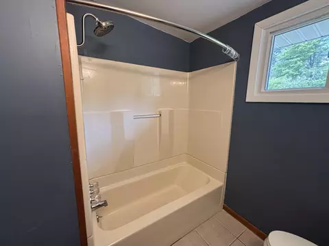 Bath - 1098 Wayne Rd, Alpena, MI 49707 photo 3 of 3