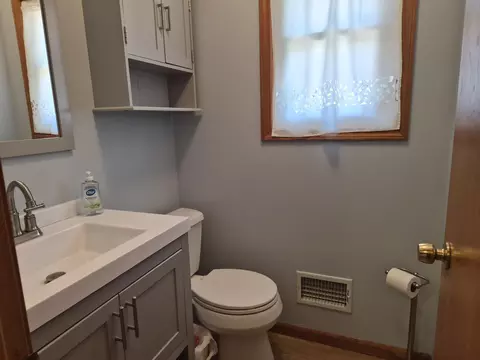 Bath - 1799 S Stephan Bridge Rd, Grayling, MI 49738 photo 1 of 10