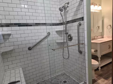 Bath - 1799 S Stephan Bridge Rd, Grayling, MI 49738 photo 8 of 10
