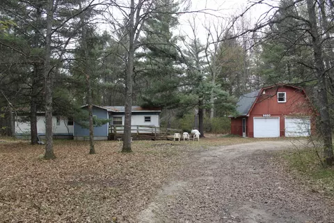 9850 S Grayling Rd, Roscommon, MI 48653