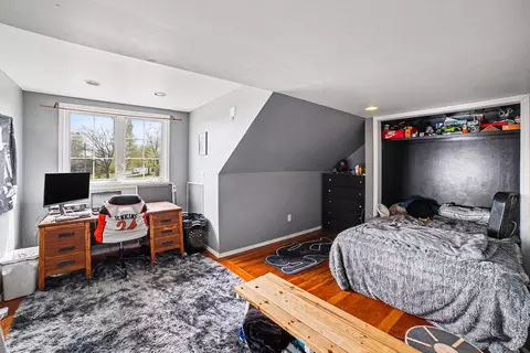 Bedroom - 6987 E Beaverton Rd, Clare, MI 48617 photo 2 of 4